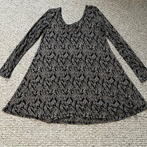 Forever 21 long sleeve leaf print dress size M